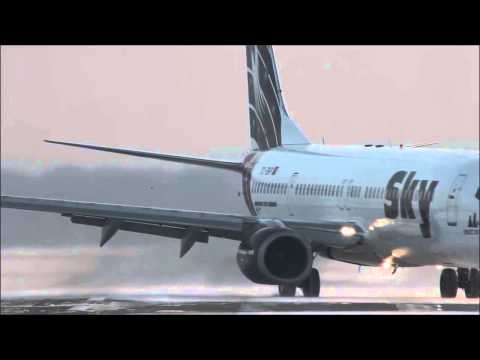Crosswind Landings during a storm at Düsseldorf on an icy runway. Boeing 777, Airbus A340, A330