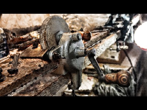 Old rusty hand cranked grinder restoration. Simple DIY tool renovation.