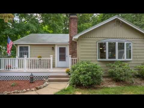 156 Haverhill St, North Reading MA - Geralyn Farrelly - Tel 978-866-8658