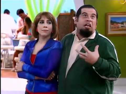 Pâmela Côto irritando o Saraiva, no Zorra Total