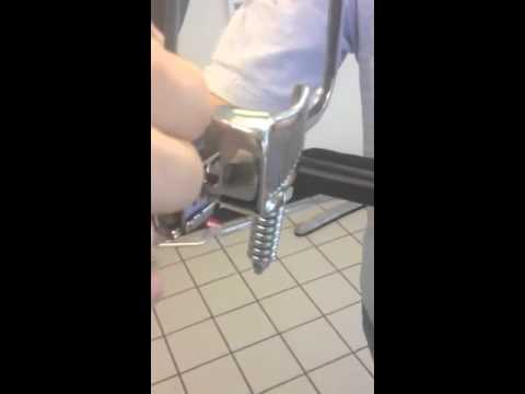 KOA JSL#047玻璃脫落+把手鬆動