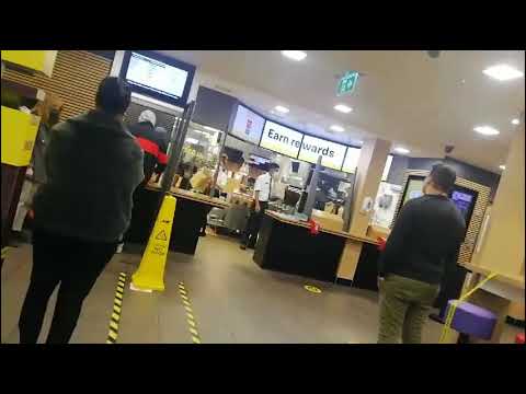 I went to Mcdonald to have ice-cream.🍨🍦