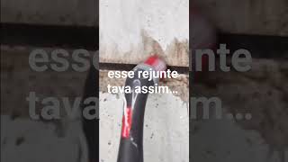 Olha o que essa escova fez no rejunte…