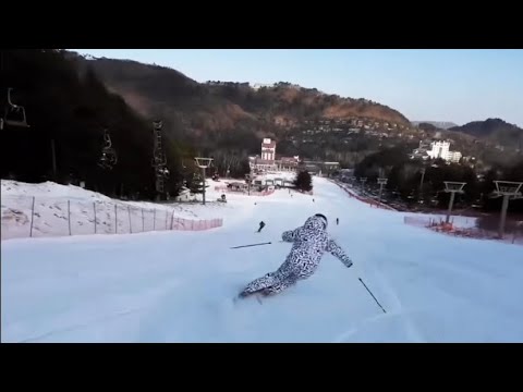 Moon-hi Kim ski demonstrator from South Korea 🇰🇷❄️⛷👍