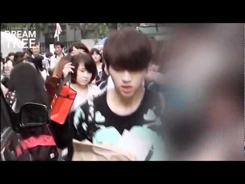 [Fancam] - 110812 - Woohyun on the way to Мůsiƙ Bαɳk