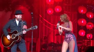 Sugarland sings &quot;Still the Same&quot; at PNC Arena