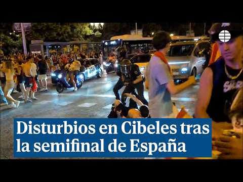La Policia dissol Cibeles mitjançant l'ús de porres després de la semifinal d'Espanya al Mundial 2026