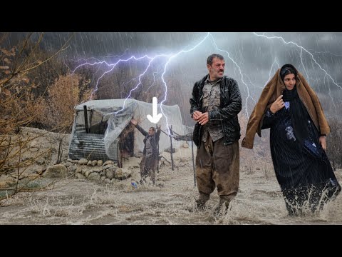 A violent storm and a roaring sky with hail and lightning⛈️ | In the nomadic life region of Iran