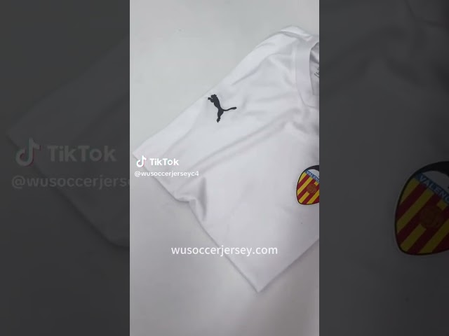 Vídeo relacionado con PUMA Valencia CF 25/26 Replica Home Junior Short Sleeve T-Shirt 13-14 Years