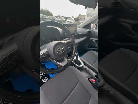 фото toyota yaris iii 0