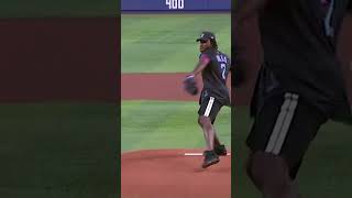 Malik Willis' first pitch was just a bit high ????