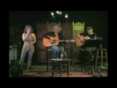 Traci Kennedy, Roxie Dean & Keith Marshall performing 