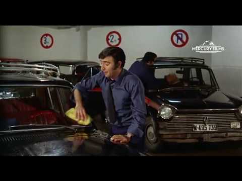 Peret cantando "Amor a todo Gas" canción principal de la película