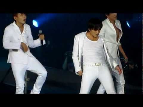 Super Junior - A Man In Love 110611 SM TOWN PARIS