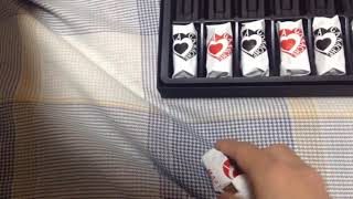 バレンタインでチョコを買って食べる動画