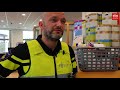 Zwols politiebureau vol met kaartjes en cadeau's voor zieke Eva