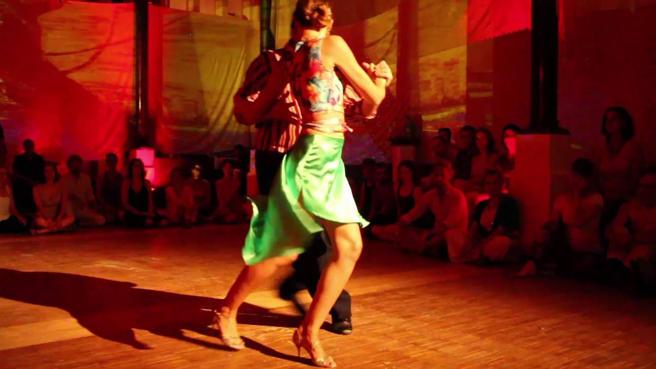 Video thumbnail for Tangosafari Brody 2016 / Claudia Rogowski & Matias Facio 2/4