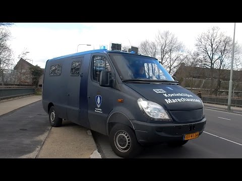 [Stein] (20ste Advent) Aardige Marechaussees laten hun voertuig zien!