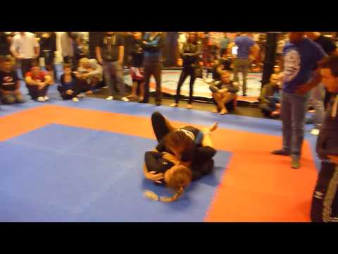 Grotta Grappling '14 Q3 - Barbara Ruiken [SW -71.5kg Intermediate - Kamp 1] vs Dagmara