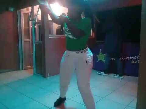 Miss Bee Dbn performing live @NUL Lounge #Idombolo