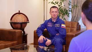 Интервью 121-го космонавта России Сергея Рыжикова во время визита в РИКЦ Баку