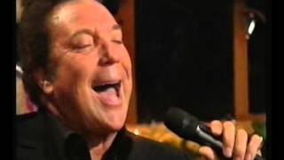 Tom Jones - Sittin' on the dock of the bay