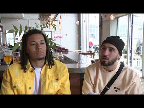 Pour la sortie de son 2ᵉ album, l'Or du Commun organise une séance de dédicace