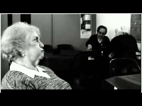 LA ABUELA COCAINOMANA EN UN CENTRO DE JUBILADOS - 07-05-15