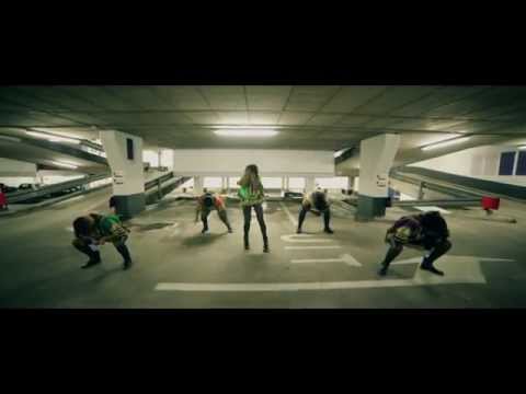 Les Fam '  -  Promo |    @youngskales - Shake Body