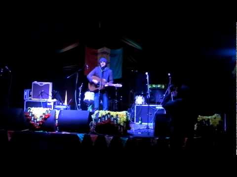 Be the bigger man, by Gaz Brookfield, live at Strummerville Winter Sessions 26.11.11