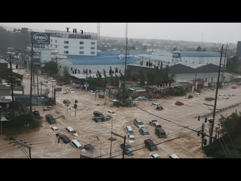 Super Typhoon Tino Strikes Philippines: Cebu City Flooded, Cars and Homes Swept Away.