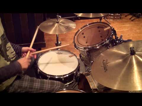 Travis Barker 's " Out of Control " Groove - Drum Lesson #252