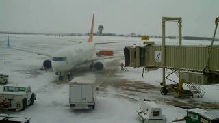 YOW January 5, 2010 - Sunwing CharterCLIP0001.AVI
