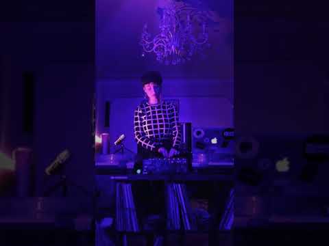 Eka Moon live session