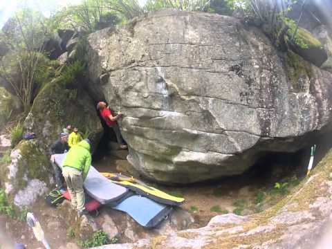 ‪Mello Boulder - sector Nosfaratu - Sala Giochi - line 10b - climber Max Fiorelli ‬