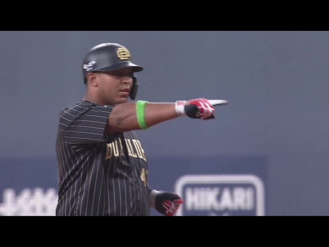 【4回裏】変化球を三遊間へ!! バファローズ・セデーニョ レフトへのタイムリーヒットで先制点!!   2024年7月7日 オリックス・バファローズ 対 北海道日本ハムファイターズ