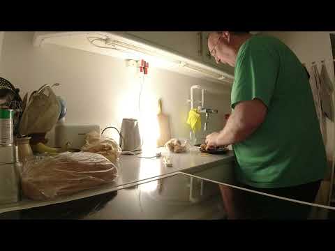 MongoTV_6948 - ENGLISH VLOG - Have a Good Tuesday - Candy And Mini Muffins