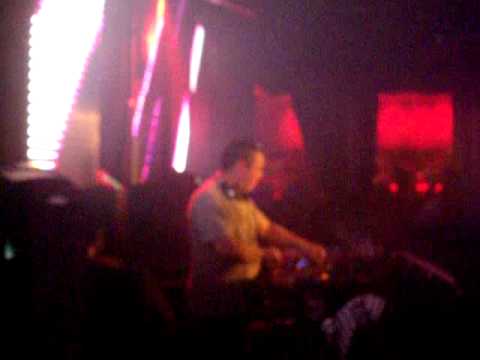 Scott Bond playing Right Face - Deep Impression at Fredan Tivoli, Helsinki , Fri 6th May 2011