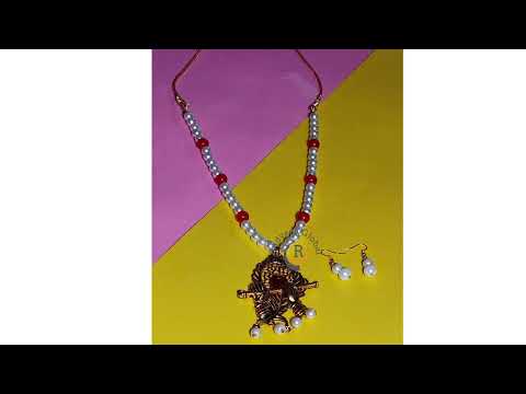 Pearl jewellery pendant set