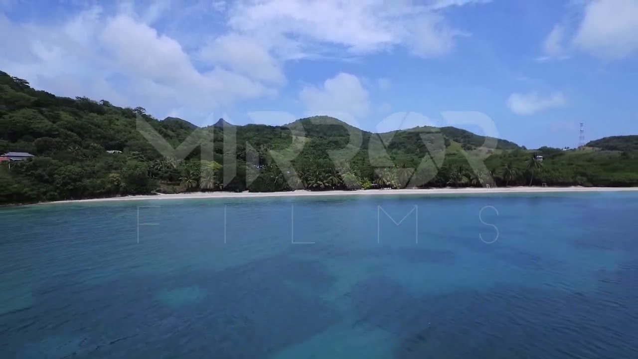 Playa y mar azul en Providencia P2