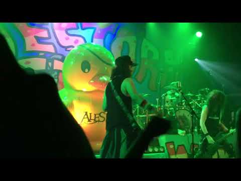 Alestorm (The Rowing Song?) live