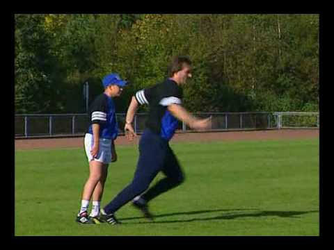 Fussball-Videoseminar: Handlungsalternativen mit Gegner im Rücken