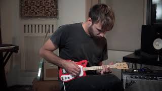 Video thumbnail for Loog Mini Electric Guitar Demo 🎸🔊 by Loog Guitars
