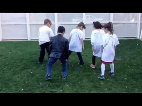 Kids doing thriller ( with mini MJ )