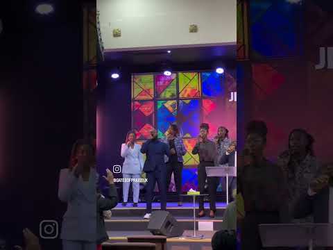 JESUS = GLORIOUS 🙌🙌🙌 #gatesofpraise #gopic #sundayservice #worship #overflowingjoy