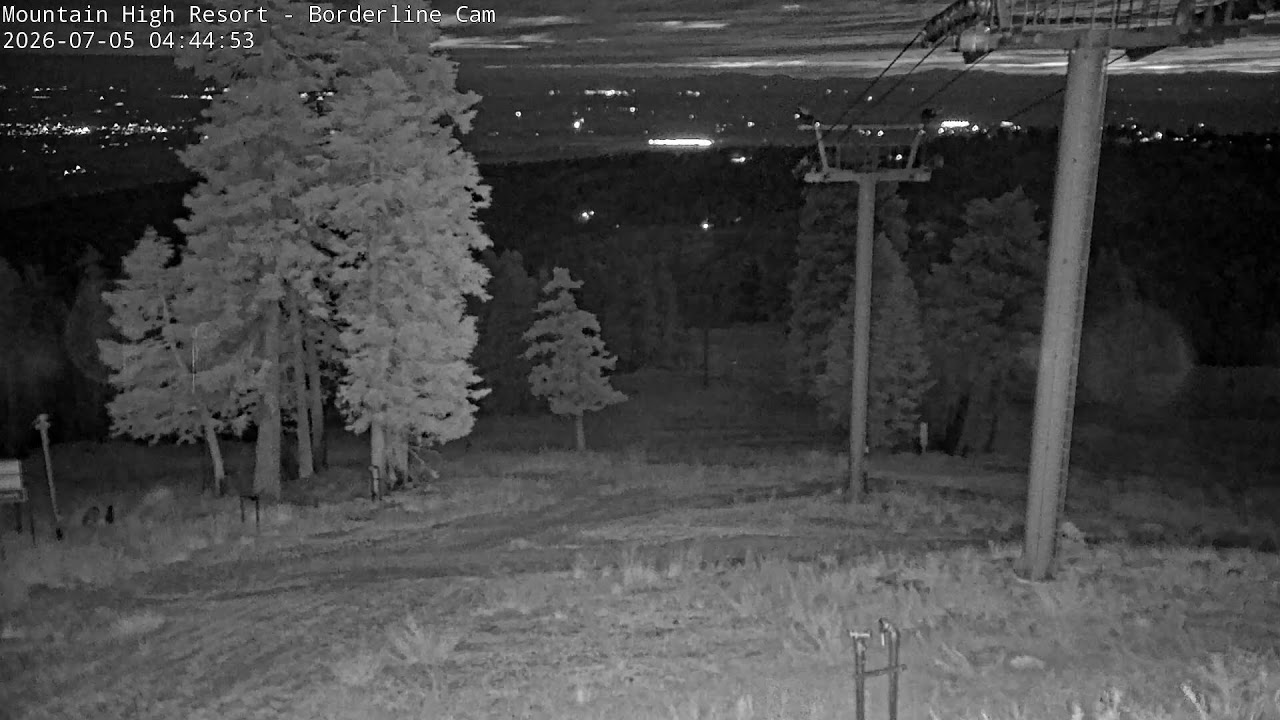 Live webcam view of Borderline Chairlift & Slopes