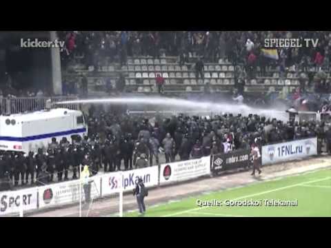 Wilde Schlägerei im russischen Pokal: Spartak Moskau droht Platzsperre | SPIEGEL TV