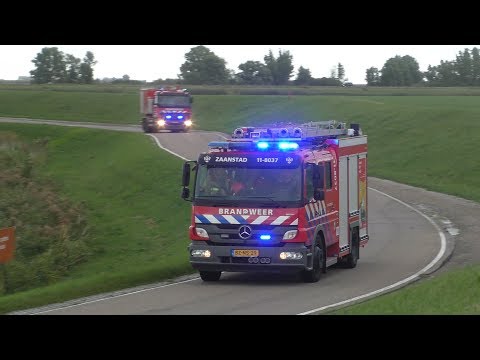 Brandweer met Spoed onderweg naar een Scheepsbrand op het IJsselmeer nabij Uitdam