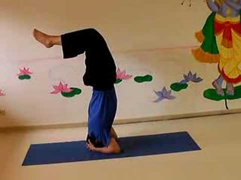 Skorpion - Yoga Übung für Fortgeschrittene