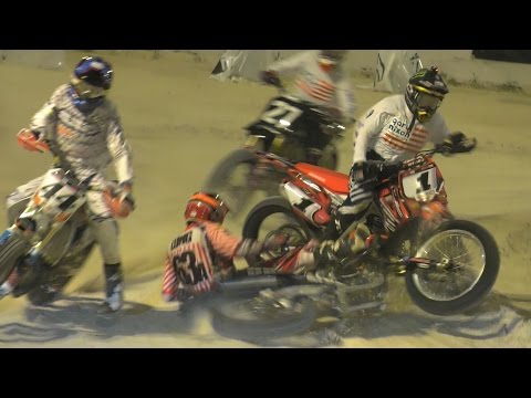 CRASH: Final Lap Of 2016 Gary Nixon Invitational - Brandon Robinson vs. Jared Mees